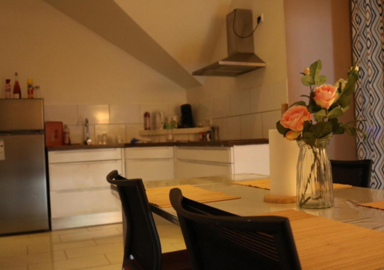 Le Wolf - 1 Chambre Dans Un T3 - 5Mn Tram Du Centre Ville - 15Mn Tram Gare Tgv Mulhouse - Wifi - Parking Exterior foto